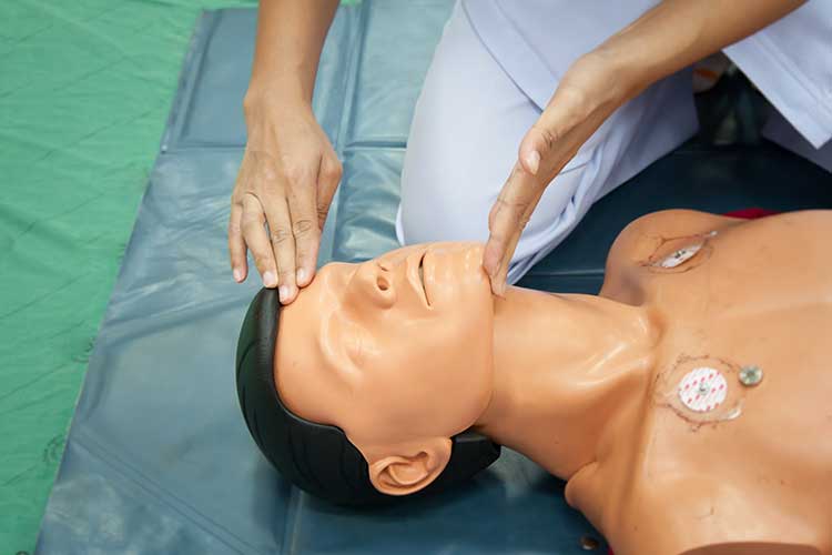 basic life support drsabcd head tilt chin lift