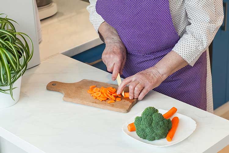 dyspepsia older adults cutting food